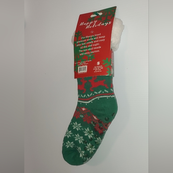 Cozy and Comfy: Sherpa Lined Premium Socks for a Happy Holiday - Picture 9 of 11